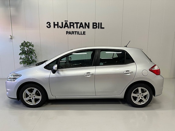 Toyota Auris 3 of 23