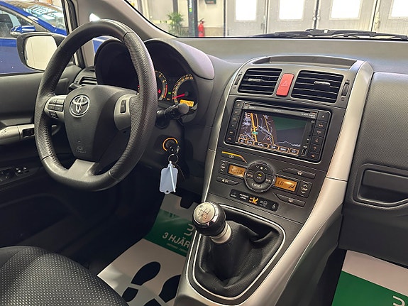Toyota Auris 16 of 23