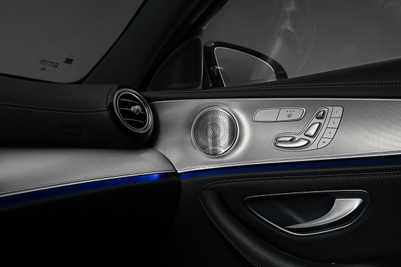 Mercedes-Benz E400 17 of 25