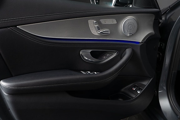 Mercedes-Benz E400 9 of 25