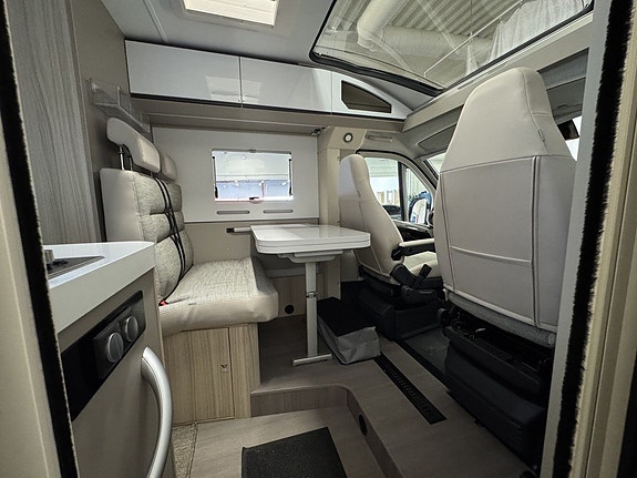 Adria COMPACT SUPREME SC *QUEENBÄDD* 450 mil 8 of 19