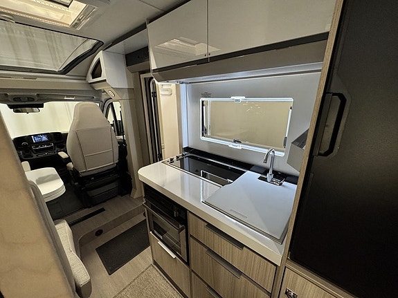 Adria COMPACT SUPREME SC *QUEENBÄDD* 450 mil 16 of 19