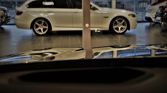 BMW 530i 9 of 27