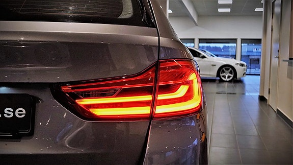 BMW 530i 4 of 27
