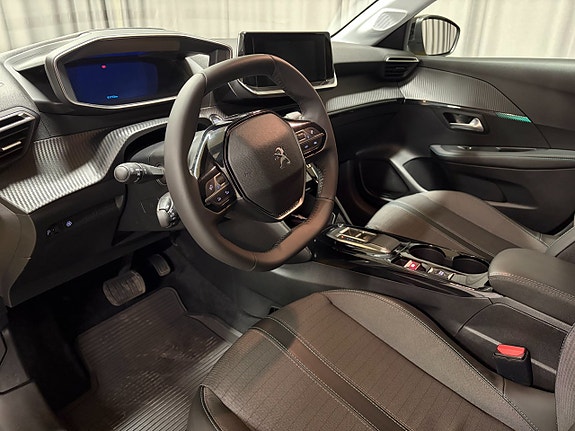 Peugeot e-208 9 of 15