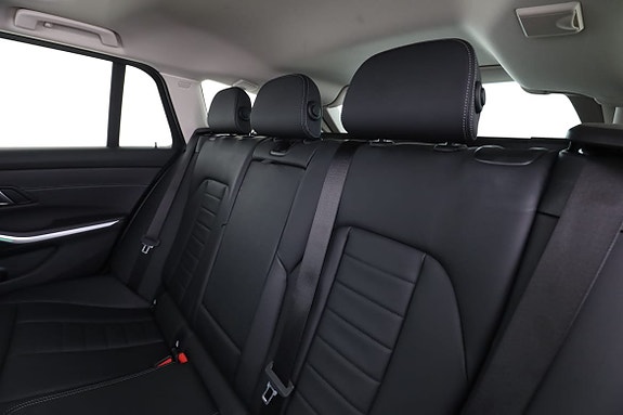 BMW 330e 15 of 30
