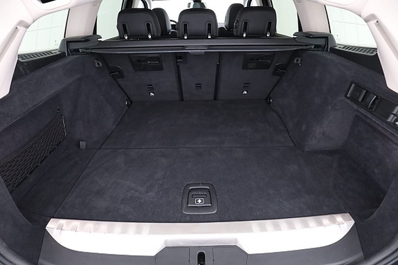 BMW 330e 18 of 30