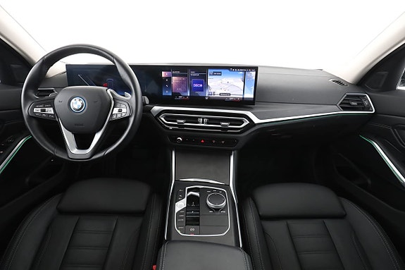 BMW 330e 13 of 30