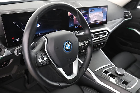 BMW 330e 12 of 30