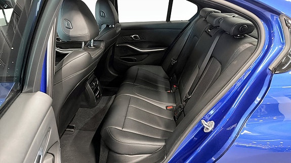 BMW 320 5 of 13