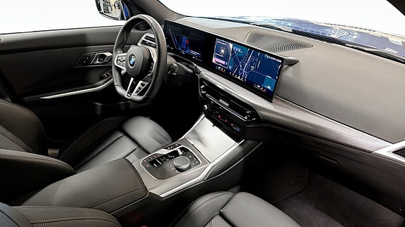 BMW 320 3 of 13