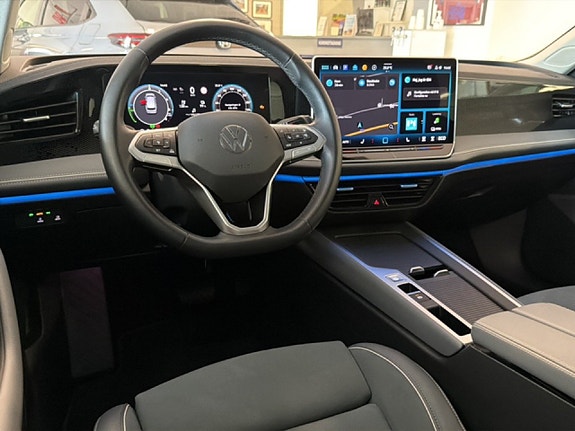 Volkswagen Passat 14 of 28
