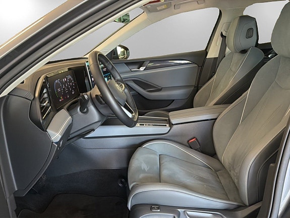 Volkswagen Passat 10 of 28