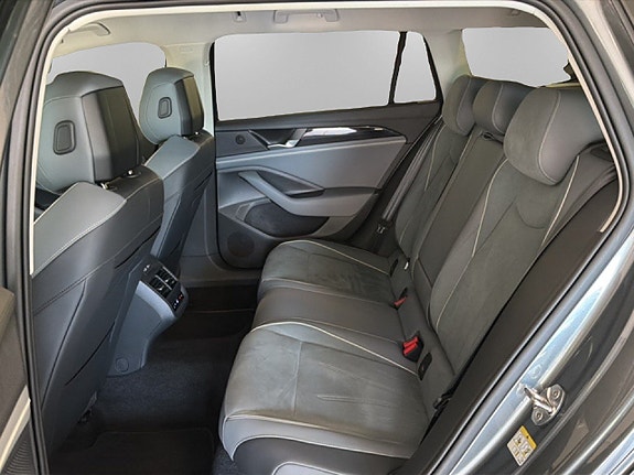 Volkswagen Passat 11 of 28