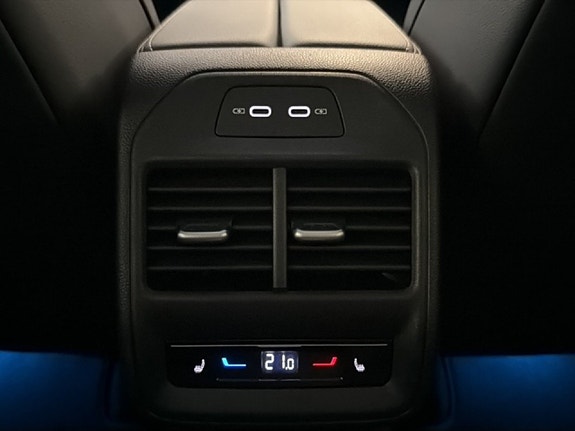Volkswagen Passat 12 of 28