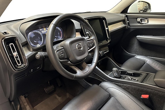 Volvo XC40 6 of 11