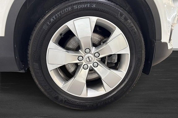 Volvo XC40 5 of 11