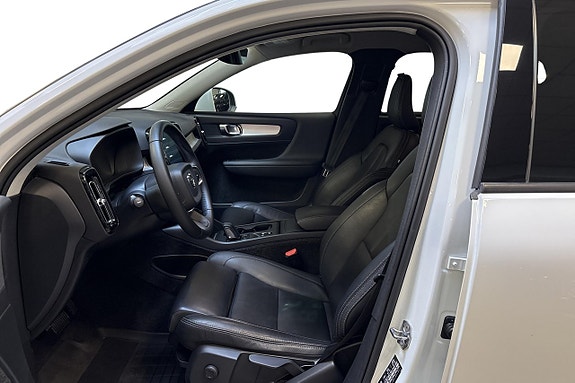 Volvo XC40 11 of 11