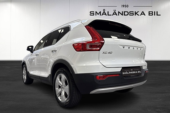 Volvo XC40 3 of 11