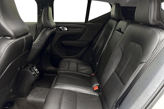 Volvo XC40 10 of 11