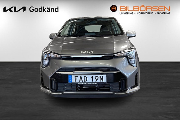 Kia Picanto 2 of 15