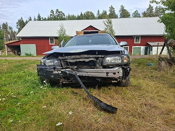 Volvo V70 7 of 11