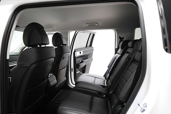 Hyundai Santa Fe 24 of 28