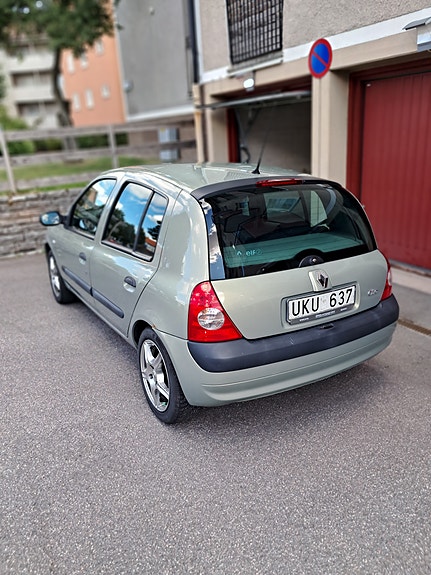 Renault Clio 2 of 4