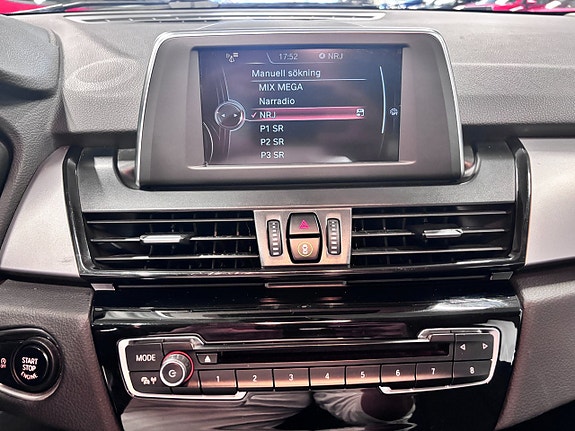 BMW 218i 13 of 16
