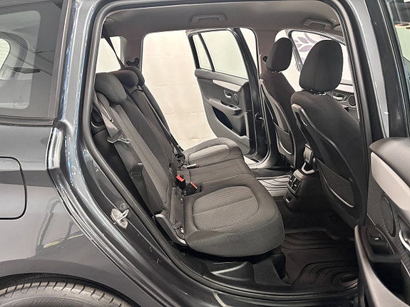BMW 218i 7 of 16