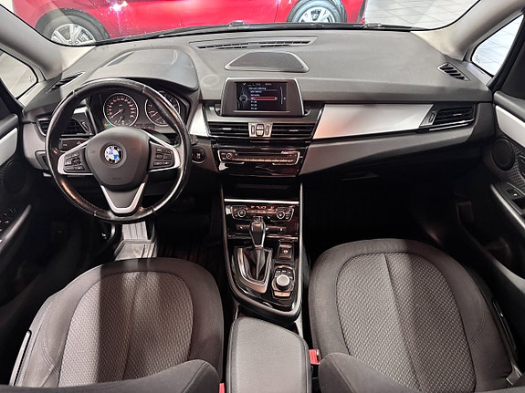 BMW 218i 10 of 16