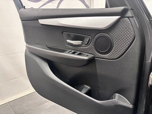 BMW 218i 16 of 16