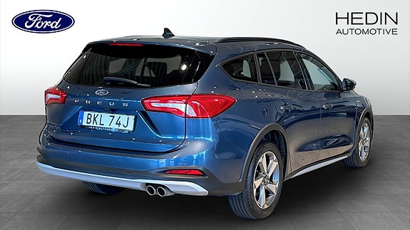 Ford Focus 2 of 12