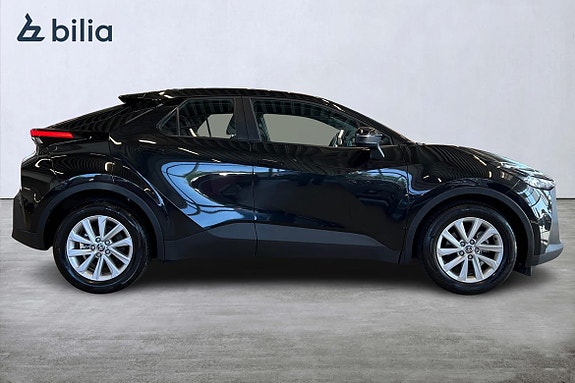 Toyota C-HR 17 of 22