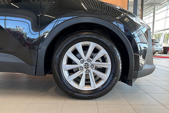 Toyota C-HR 16 of 22