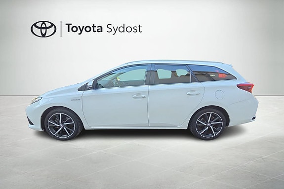 Toyota Auris 7 of 21