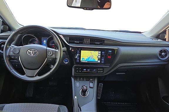 Toyota Auris 13 of 21