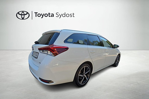 Toyota Auris 4 of 21