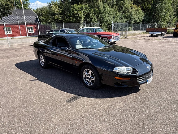 Chevrolet Camaro 2 of 9