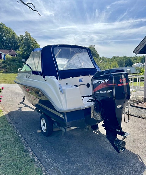 Uttern D55 Exclusive  – Mercury 115 hk EFI 4-takt – 80 km/h trailer 6 of 7