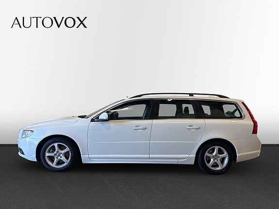 Volvo V70 2 of 13