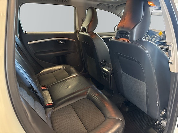 Volvo V70 8 of 13