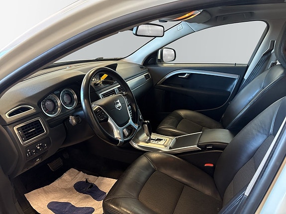 Volvo V70 7 of 13