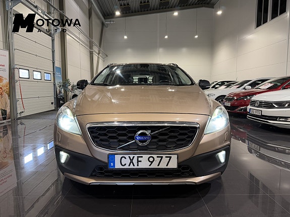 Volvo V40 Cross Country 7 of 22