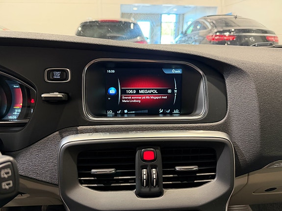 Volvo V40 Cross Country 15 of 22