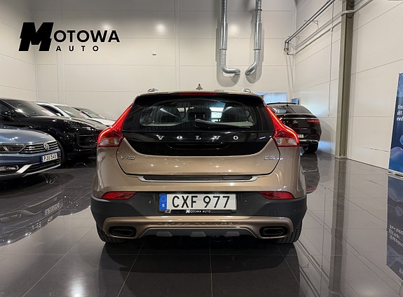 Volvo V40 Cross Country 3 of 22