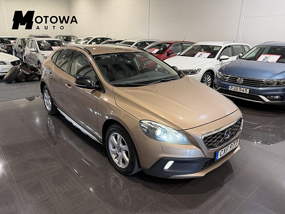 Volvo V40 Cross Country 5 of 22