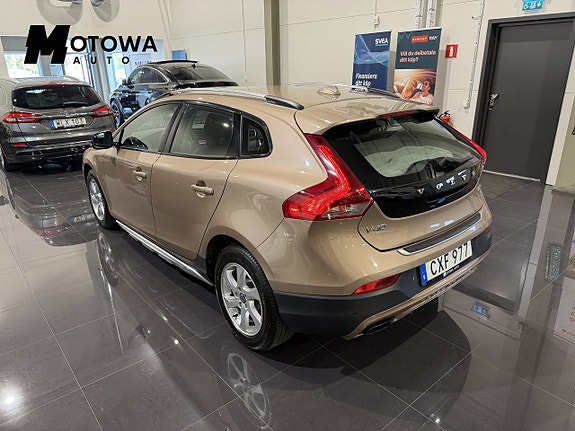 Volvo V40 Cross Country 6 of 22