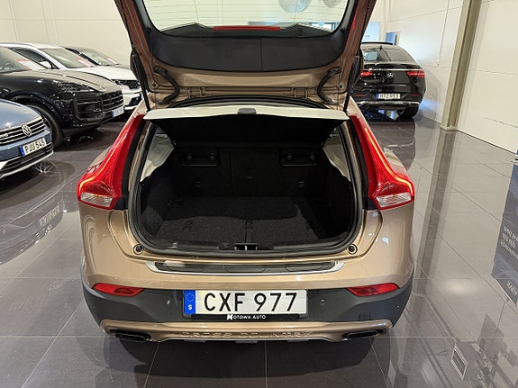 Volvo V40 Cross Country 18 of 22