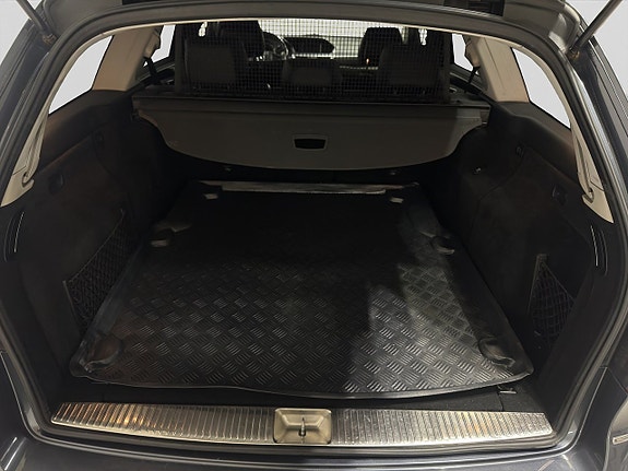 Mercedes-Benz E220 11 of 20